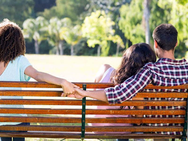 Tổng hợp 12 nguyên nhân vận đen đeo bám khiến cuộc sống của bạn lâm vào bế tắc 3 Ảnh minh hoạ: Tà dâm như quan hệ nam nữ bất chính làm tổn phước dễ gặp vận xui