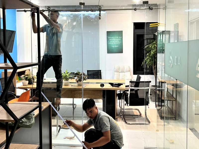 Chỉ 6 tháng để lành nghề: Sự thật về việc học nghề nhôm kính mất bao lâu 4 Ảnh minh hoạ: Thợ nhôm kính hoàn toàn có thể ra làm chủ kinh doanh nếu có đủ vốn liếng